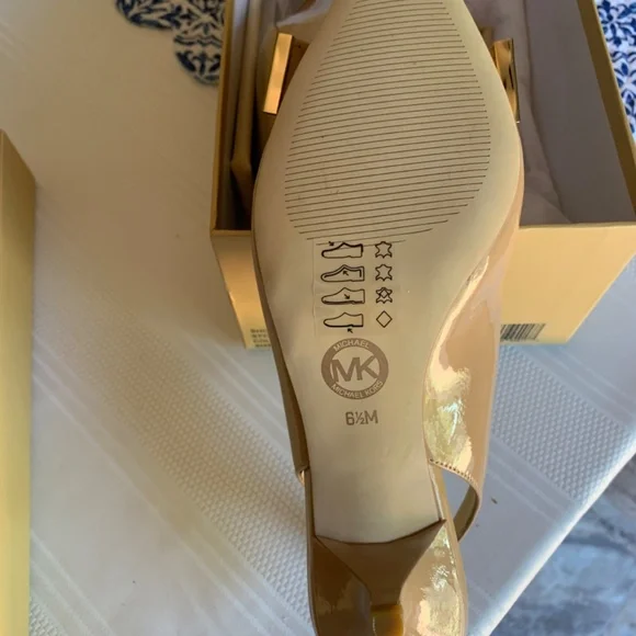 Michael Kors Delphine Slingback - Picture 3 of 4